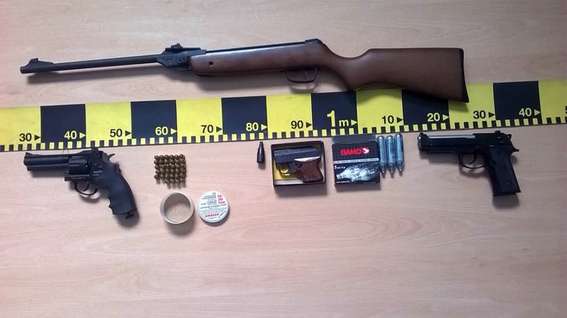 Weapons confiscated by the Romanian Police Force from the traffickers. This photo is illustrative.