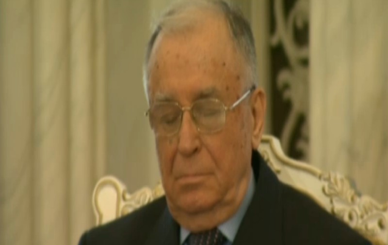 Ion Iliescu, REACŢIE ÎNCREDIBILĂ în timpul discursului lui Traian Băsescu! VIDEO