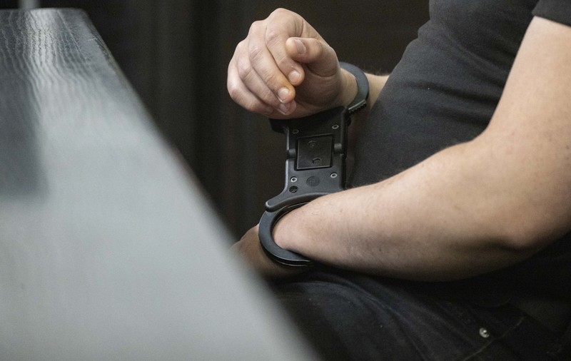 Român arestat pentru terorism, la Bistrița-Năsăud, după ce a făcut bombe pe care le-a și testat