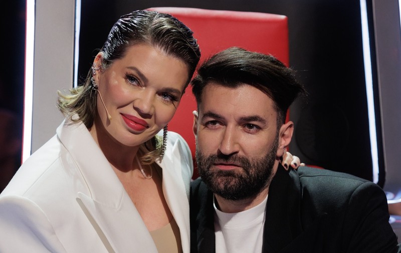 Gestul făcut de Gina Pistol față de Smiley la Vocea României, în fața camerelor de filmat. Acum, prezentatoarea e colegă cu soțul ei