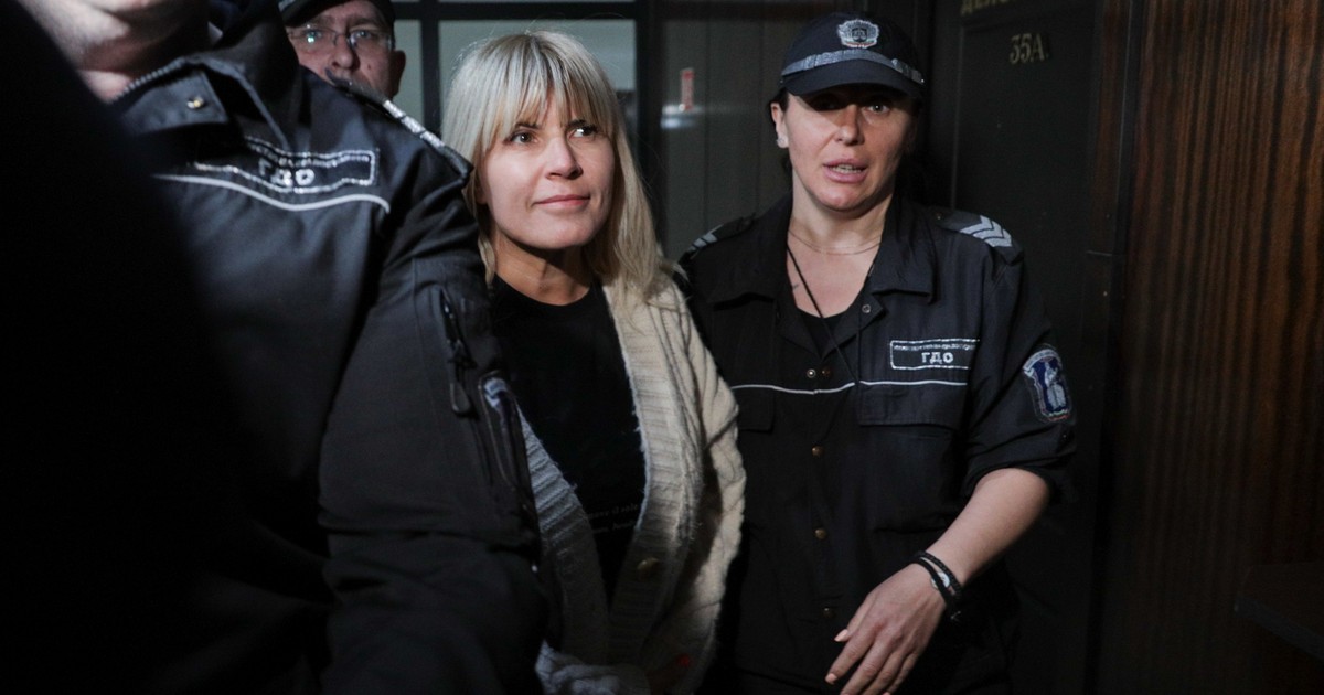 Elena Udrea, la intrarea în sala de judecată a tribunalului din Bulgaria