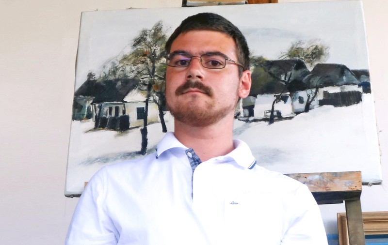 Un profesor de la Colegiul de Artă din Iași, condamnat recent pentru pornografie infantilă, continuă să le predea elevilor