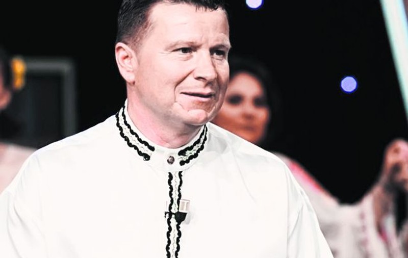 Aurel Tămaş va susţine, gratis, buna dispoziţie la căsătoria lui Bogdan Ionescu cu EBA: «Elena şi Traian Băsescu m-au invitat să cânt la nuntă»