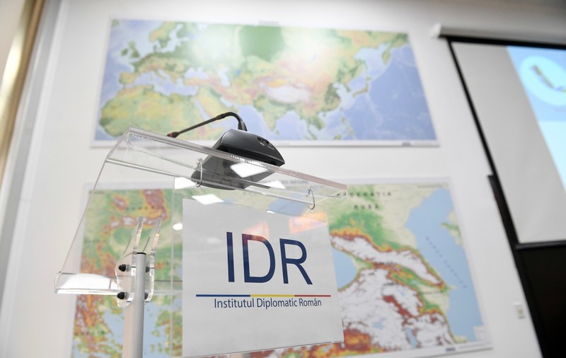 Cine și cum ajunge în serviciul diplomatic al României. O radiografie a sistemului nostru de selecție oarecum improvizat 