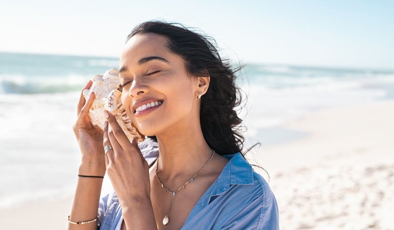 O zi la mare înseamnă mai mult decât relaxare: înseamnă terapie naturală pentru creier, corp și relații. Foto: Shutterstock