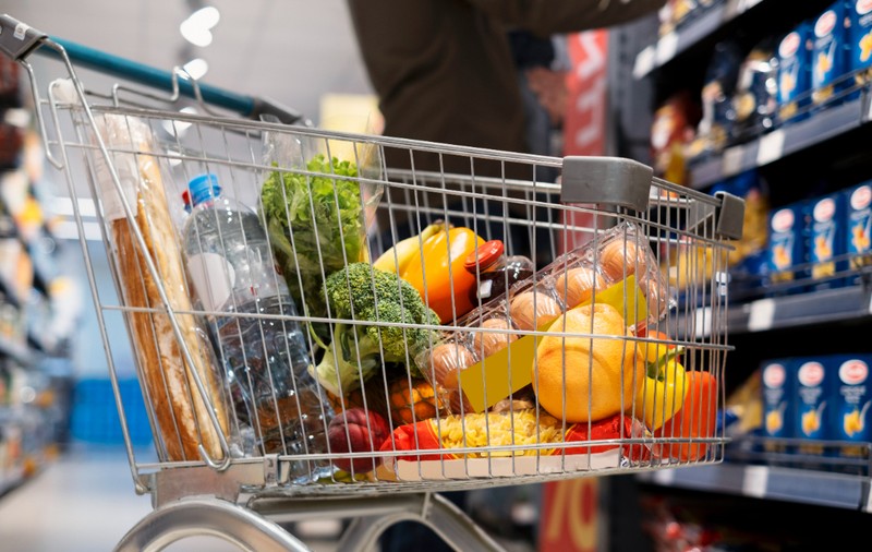 Cât costă coșul de cumpărături în Europa: România, una dintre țările cu cele mai ieftine alimente