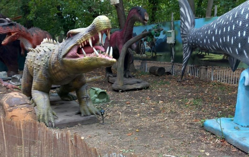 Parcul tematic din curtea Muzeului Geologic Național din București, închis de ANPC. Ce nereguli au fost descoperite