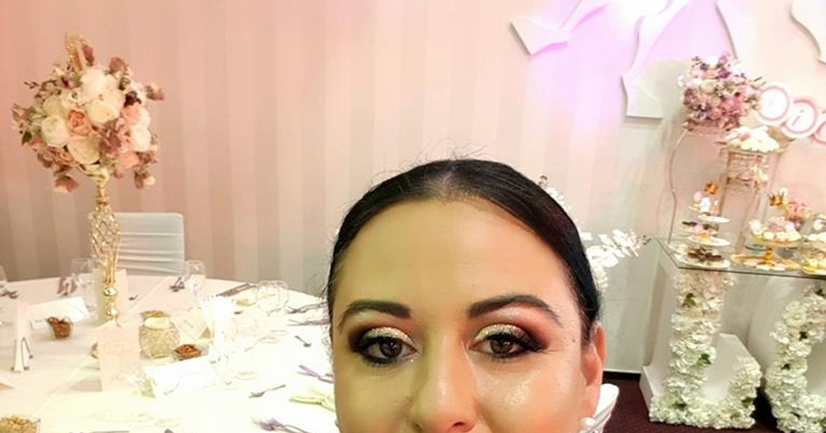Oana Roman. Vedeta și-a făcut un selfie la botezul fetitei Gabi Cristea