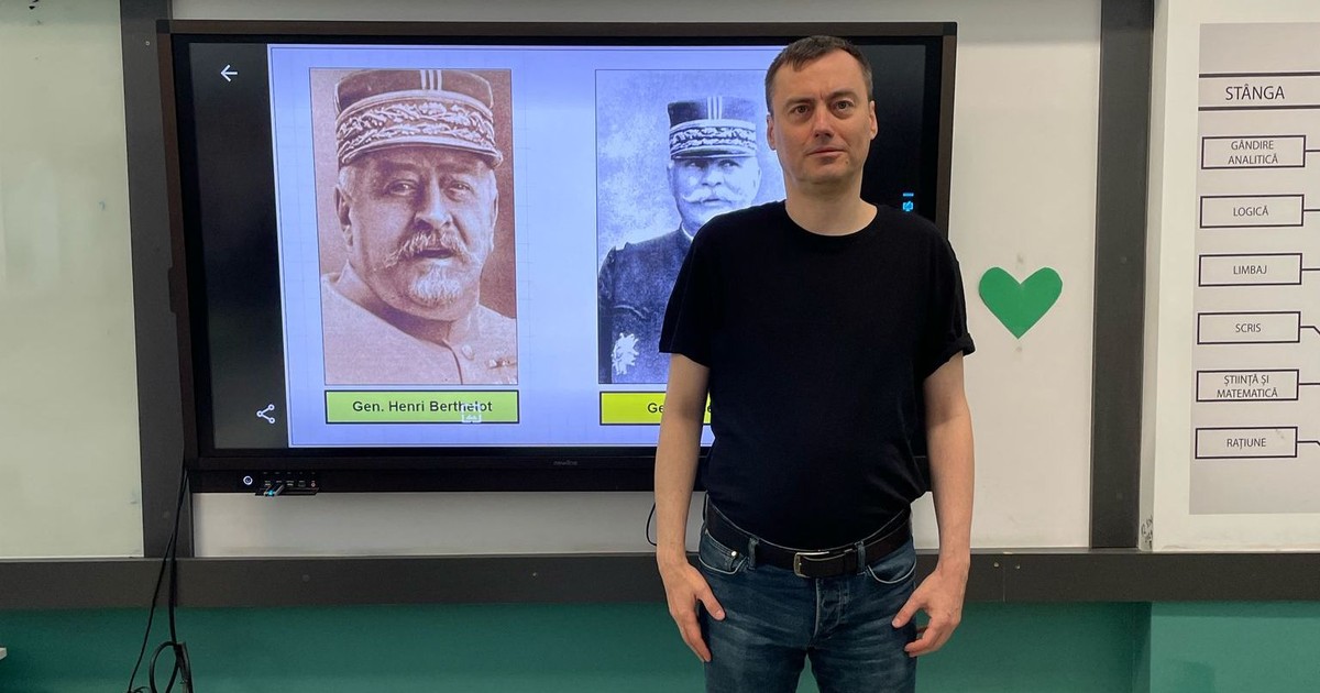 profesorul de istorie Corneliu Riegler