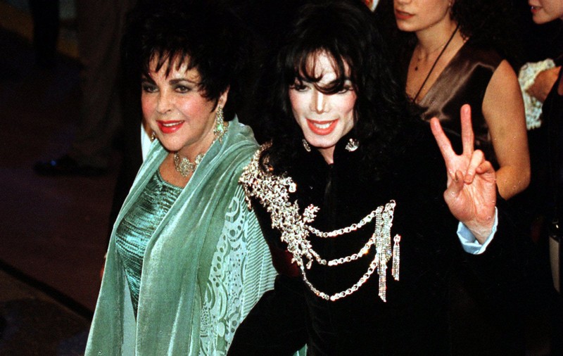 Liz Taylor, spitalizată din cauza lui Michael Jackson