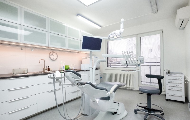 Noi informații despre cazul fetiței de 2 ani care a murit în timpul anesteziei: au fost 3 apeluri la 112. Ce spune clinica Crystal Dental