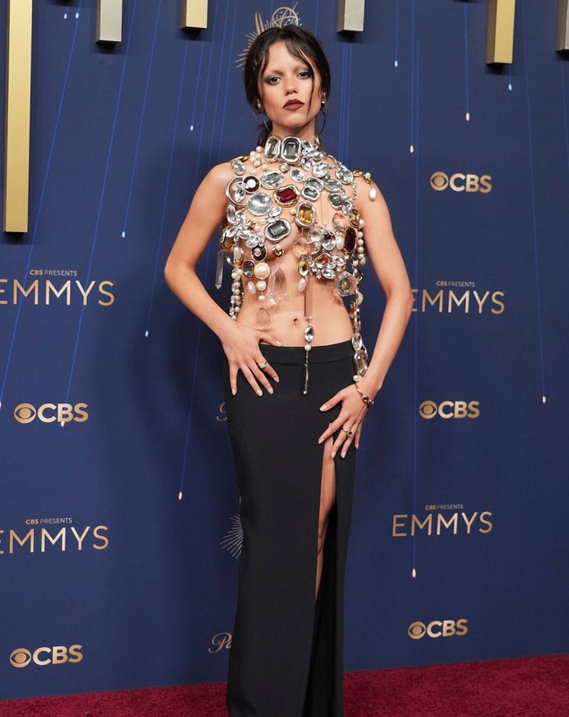 Vedete pe covorul roșu la Premiile Emmy 2025. Cum s-au îmbrăcat celebritățile
