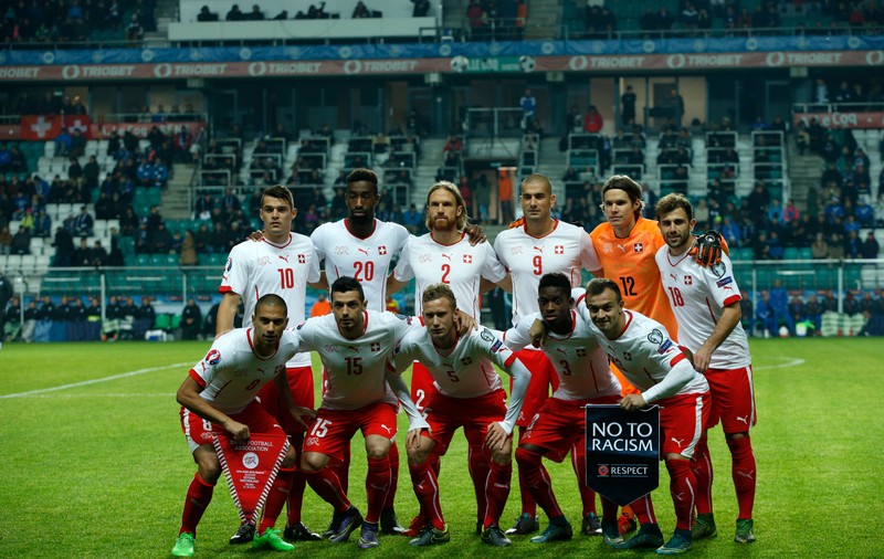 Selecționerul Elveției nu l-a inclus pe căpitanul Gökhan Inler în lotul lărgit de 28 de jucători pentru Euro 2016 | VIDEO