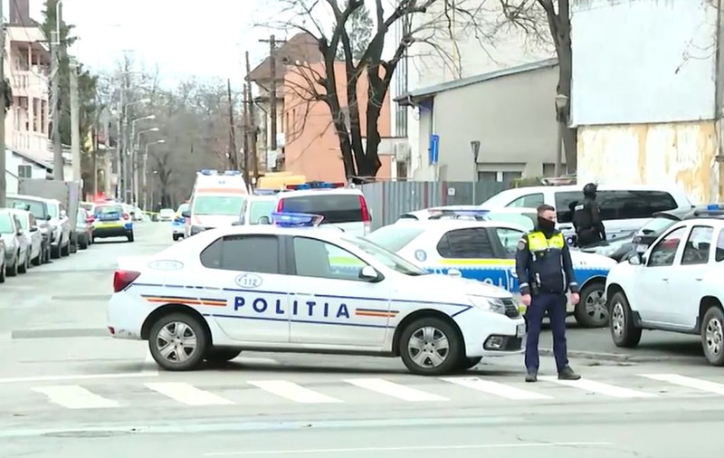 Fostul polițist reținut după ce a amenințat cu moartea o vecină, pus sub control judiciar