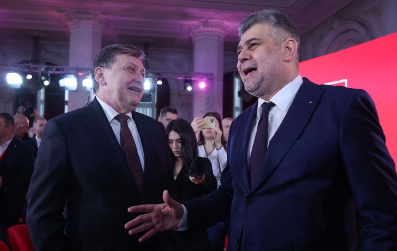 Cum l-a primit Marcel Ciolacu pe Crin Antonescu la congresul extraordinar al PSD: „Eu astăzi vă spun că am greşit”