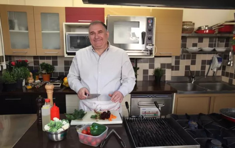 Horia Vârlan, secrete pentru cele mai gustoase preparate de Paște. Cum faci cozonac pufos, pască delicioasă și friptură de miel