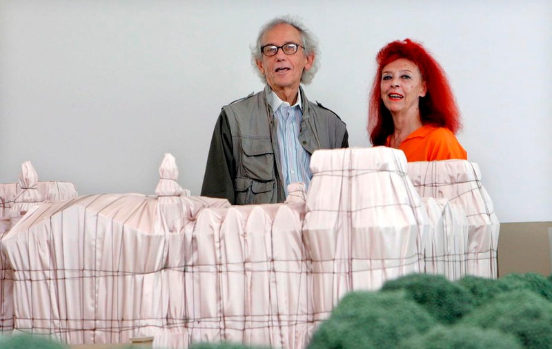 Christo, artistul bulgar care a „împachetat” lumea, a murit la 84 de ani. Lucrările sale au cucerit New York, Berlin și Londra