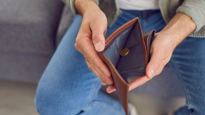 portofel gol criza economica bani deficit