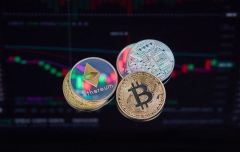 Românii dețin criptoactive estimate la 12 miliarde de euro, fără protecția oferită acțiunilor la falimentul intermediarului