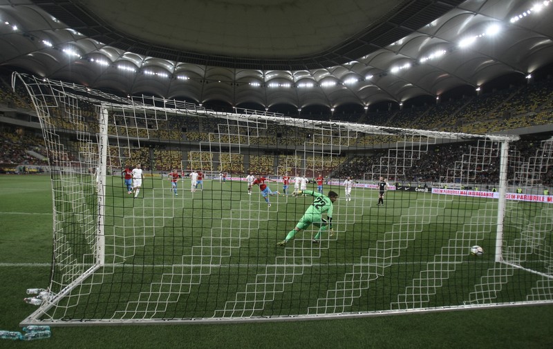 Liga 1, etapa 1: FCSB - FC Voluntari 2-1. Salvați de puștiul Dennis Man, în ultimul minut. Pe Arena Națională au fost 10.000 de spectatori. Reacții / LIVETEXT