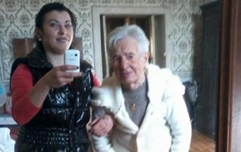 ULTIMA ORĂ. Ce a pățit femeia din România care a umilit o bătrână în Italia