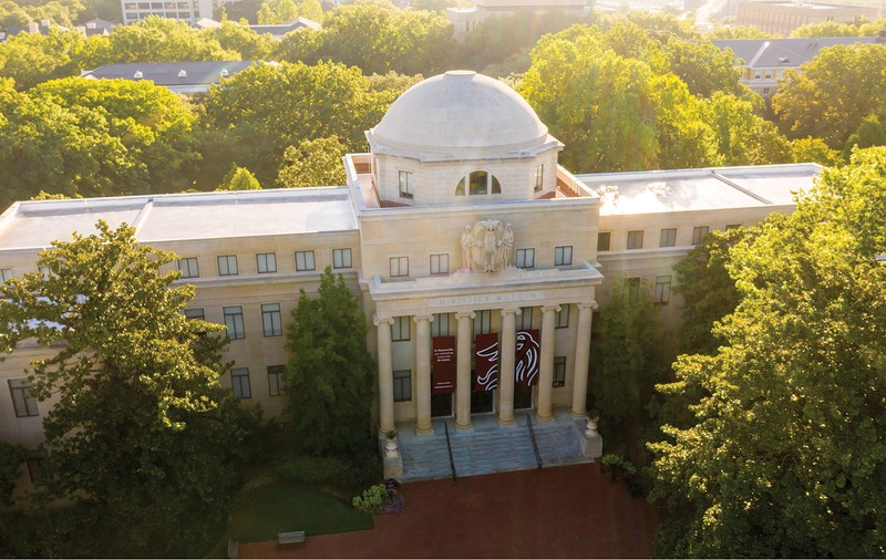 O universitate de top din SUA a fost de acord să plătească despăgubiri de peste 700.000.000 de euro celor 700 de victime ale abuzurilor ginecologului campusului