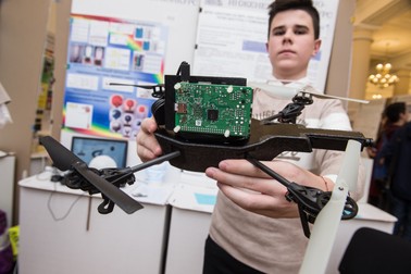 Potrivit ministrului Educației, școlile din România sunt dotate cu laboratoare însă multe dintre ele nu mai sunt funcționale. Foto: Shutterstock