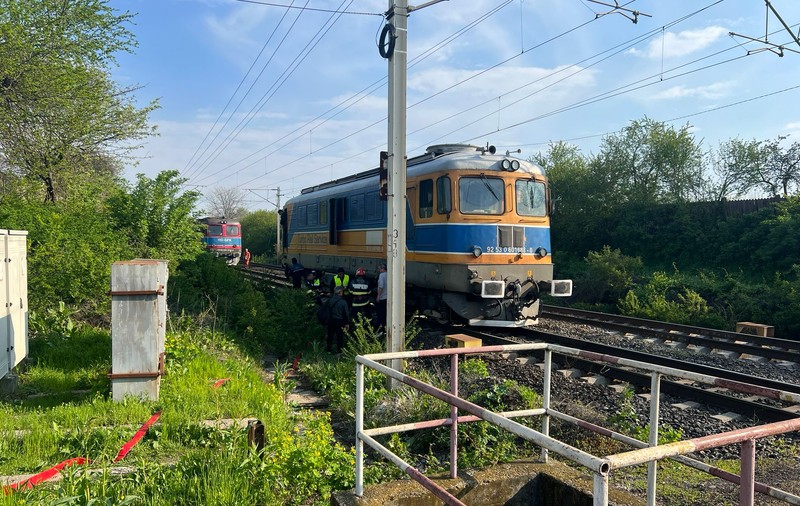 Locomotiva unui tren de marfă a luat foc, după ce a plecat din gara Brazi. Întârzieri pe ruta Ploieşti-Bucureşti