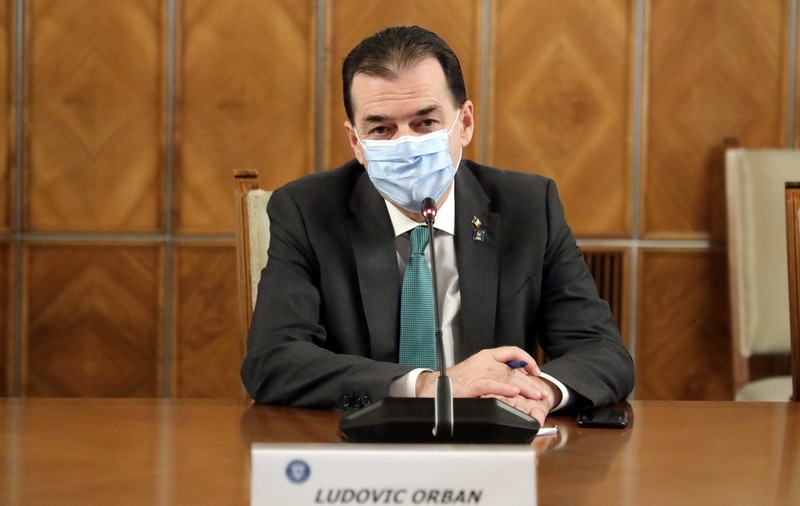 Orban le răspunde patronatelor din turism: “Deschiderea restaurantelor  este riscantă”. Premierul anunţă un nou val de relaxare, la 1 iulie