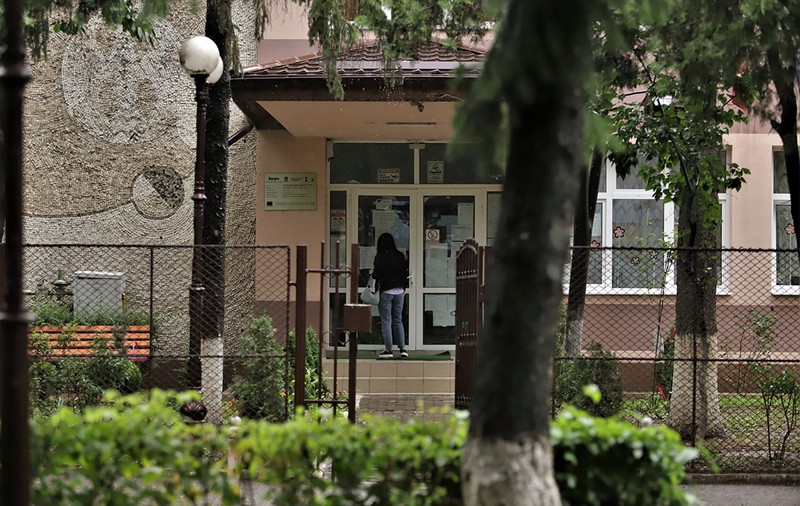 Nemulțumirea părinților din Dâmbovița, unde lucrările la Evaluarea Națională s-au corectat digitalizat, pentru al doilea an. „Să nu mai facă experimente pe acești copii”