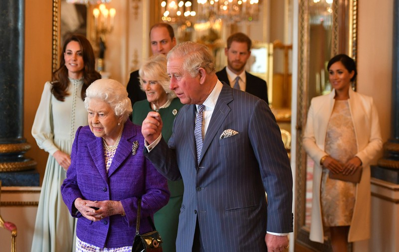 FOTO | Recepţie la Palatul Buckingham, pentru a marca împlinirea a 50 de ani de când Charles a devenit prinţ de Wales. Kate și Meghan au fost prezente la eveniment