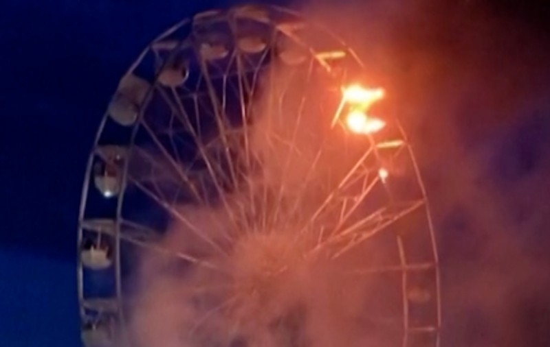 „Au sărit din gondola în flăcări”. 65 de oameni au fost răniți, după ce o roată panoramică a luat foc, lângă Leipzig