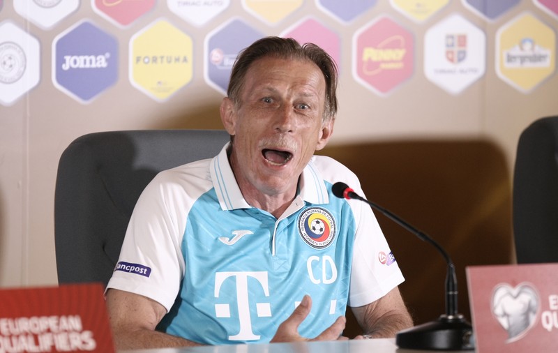 Christoph Daum discută rezilierea contractului cu Răzvan Burleanu. Germanul ignoră Comisia Tehnică: ”N-are nicio putere”. Are varianta Anderlecht