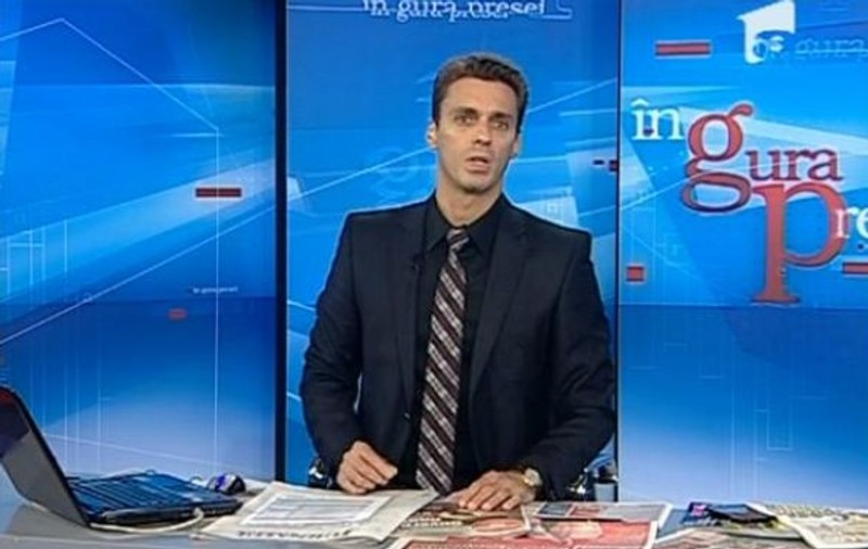 Mircea Badea, blocat în trafic: "E indamisibil să fie aglomerat la 11 noaptea" | VIDEO