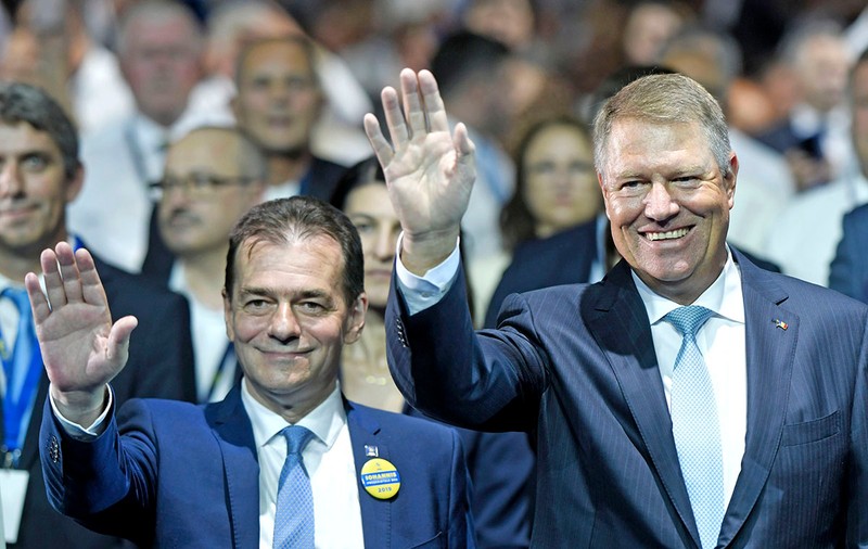 Ludovic Orban începe întărirea majorităţii în Parlament. Daniel Constantin şi Sorin Cîmpeanu, invitaţi la Guvern. Ponta, deschis unei colaborări cu "noul" PSD