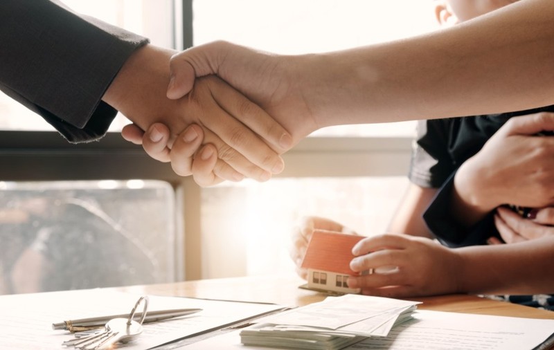 Credit avantajos pentru tine sau pentru bancă? Învață să faci diferența, cu un broker autorizat ANPC