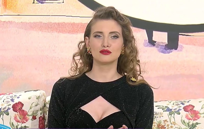Iulia Albu i-a criticat ținuta Loredanei Groza. “Măi, soacra mea are ceva de genul”