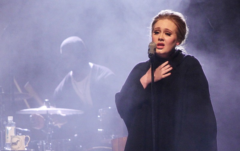 Adele și Ed Sheeran au refuzat să cânte la concertul de după încoronarea regelui Charles al III-lea, anunță presa britanică