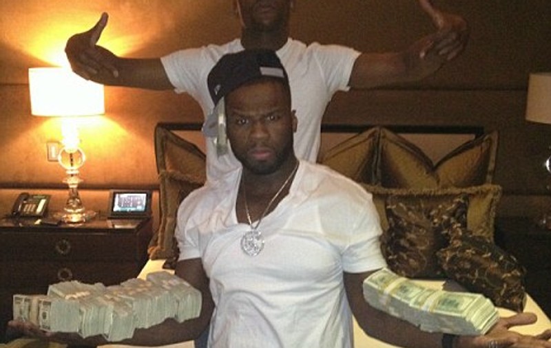 Cât de penibil! 50 Cent şi-a pus poze de cocalar pe Twitter | FOTO