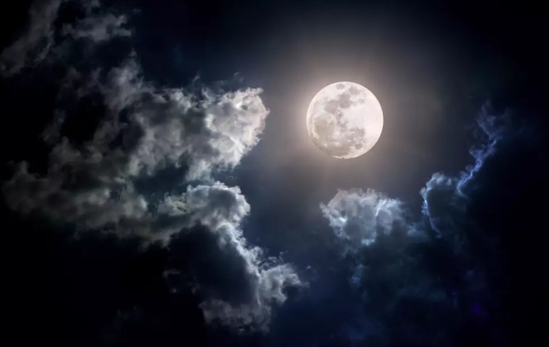 Evenimente astrologice octombrie 2022. Sezonul retrogradelor, la final! Încep eclipsele!