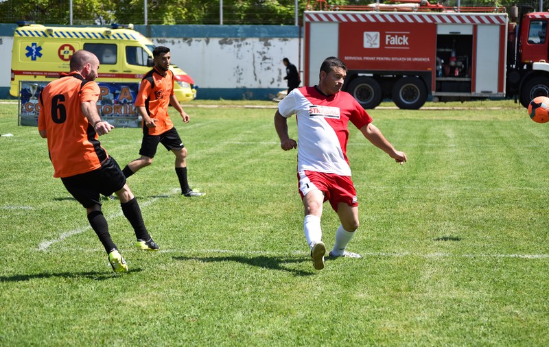 "Cupa Contractorilor" la minifotbal şi-a desemnat câştigătorii. Banii strânşi, donaţi copiilor cu probleme