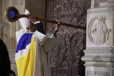 Paris' archbishop Laurent Ulrich knocks on the doors of France's iconic Notre Dame Cathedral Saturday, Dec. 7, 2024 in Paris during it's formal reopening since a devastating fire nearly destroyed the 861-year-old landmark in 2019.,Image: 944099092, License: Rights-managed, Restrictions: This content is intended for editorial use only. For other uses, additional clearances may be required. POOL PHOTO, Model Release: no, Pictured: Laurent Ulrich