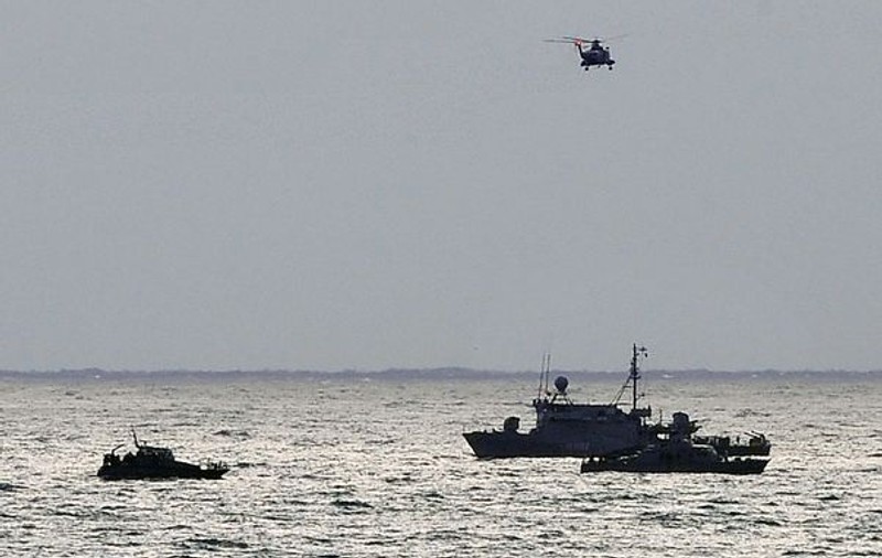 Un avion a aterizat în mare şi s-a rupt în două, în apropiere de insula Bali