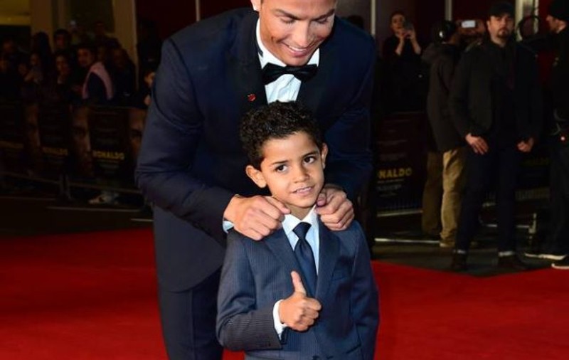 Cristiano Ronaldo mai vrea un copil! Caută o mamă surogat