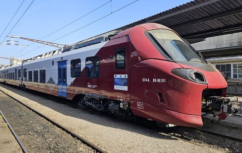 Nouă trenuri București-Brașov cu rame nou-nouțe Alstom Coradia Stream au intrat de miercuri în circulație