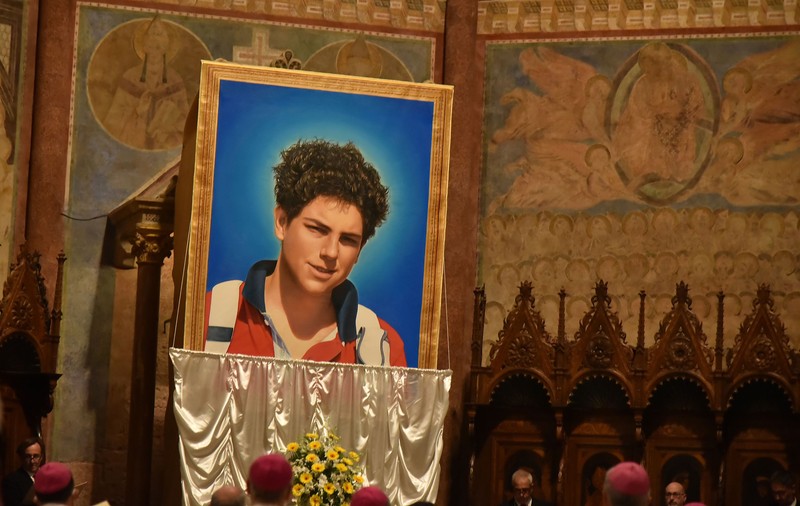 Papa Leon al XIV-lea reia procesul de canonizare al „influencerului lui Dumnezeu”. Carlo ar putea deveni primul sfânt din generaţia milenialilor