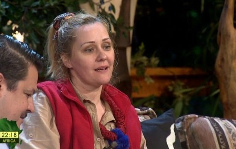Elena Lasconi A FOST TRIMISĂ ACASĂ! Cine a rămas în Junglă?