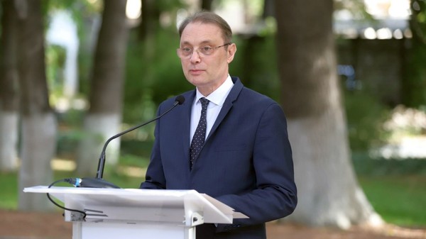 Premierul desemnat Luca Niculescu este optimist că Guvernul său poate trece de Parlament. Foto: Dumitru Angelescu / Libertatea