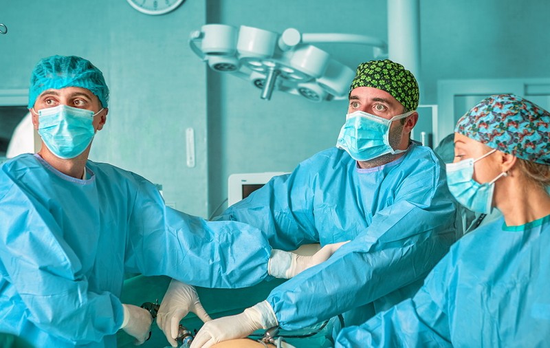 POVEȘTI CARE VINDECĂ. Un bărbat din Arad s-a internat pentru prima dată în spital la 52 de ani, pentru o hernie hiatală: „Operația te face cum ai fi nou, ca la început!”
