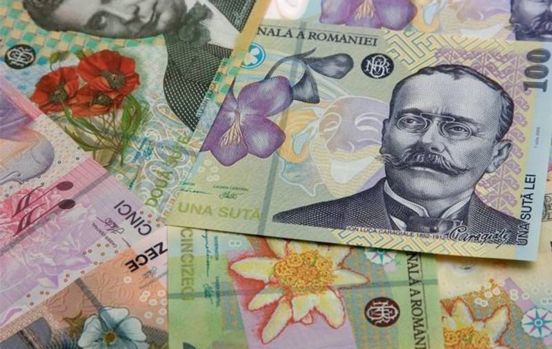 Creditele, cu un miliard mai valoroase decât economiile